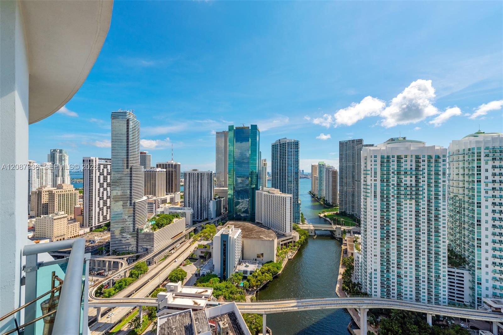 350 S Miami Ave Unit: 3802