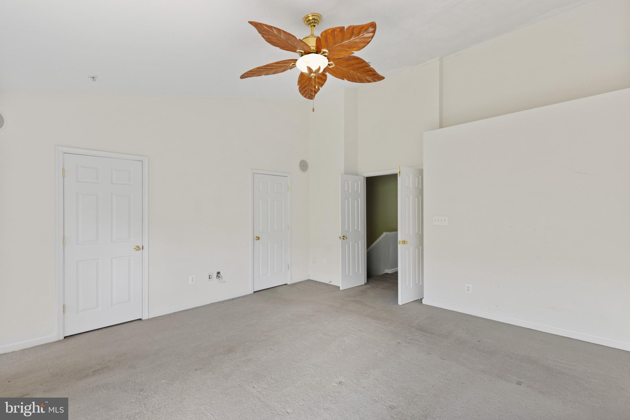 1562 FALLING BROOK COURT
