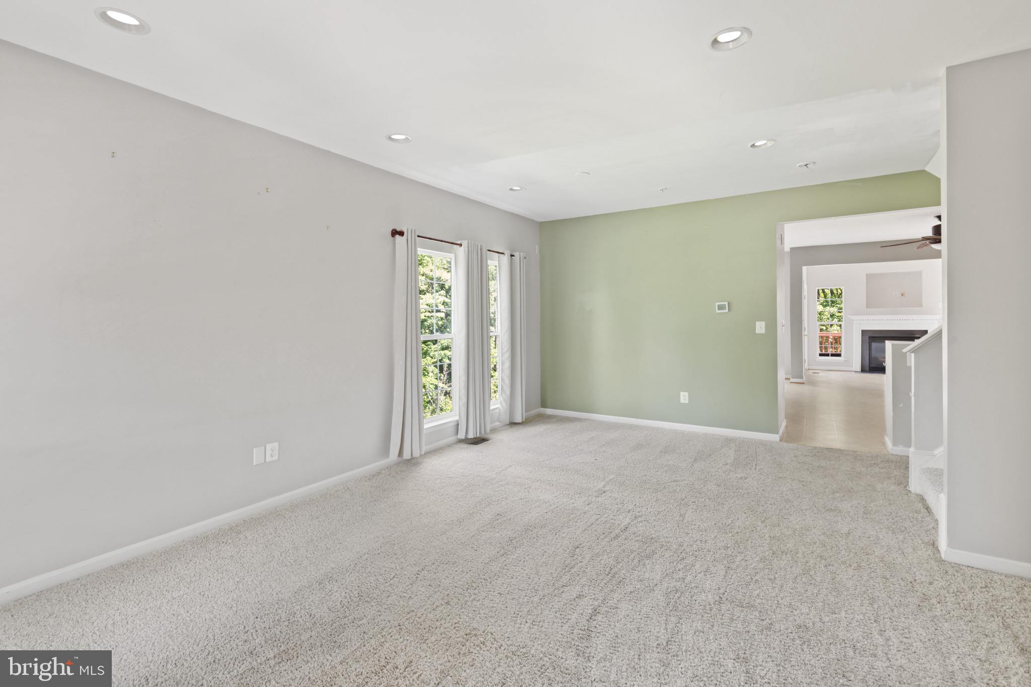 1562 FALLING BROOK COURT