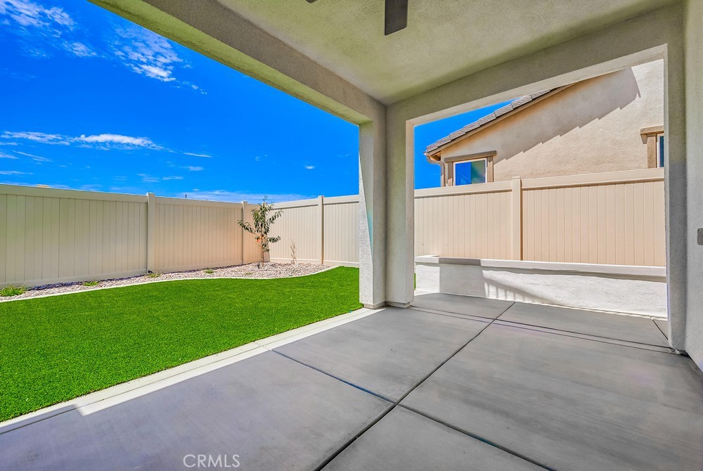 39283 Ceanothus Place