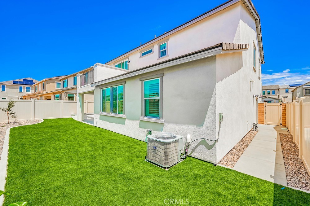 39283 Ceanothus Place