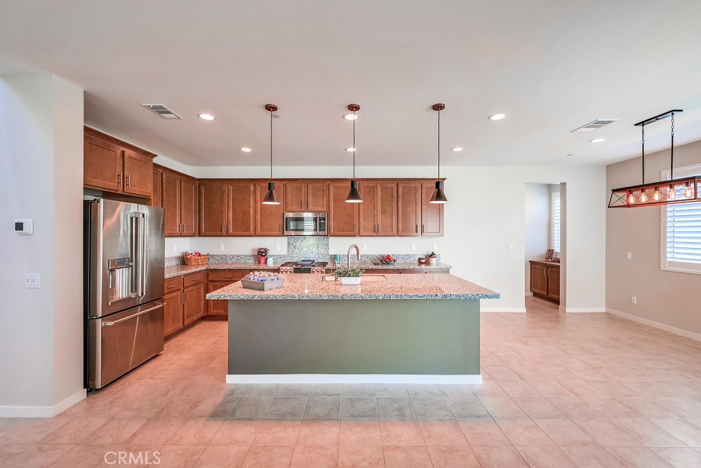 39283 Ceanothus Place