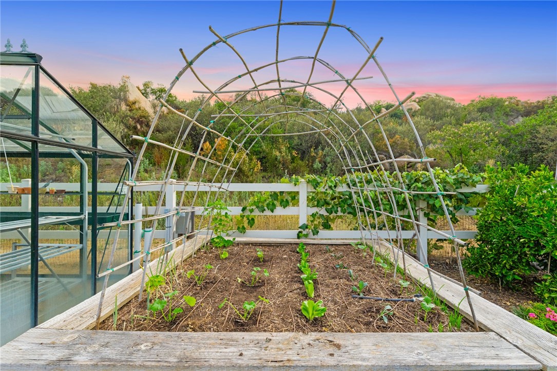 42125 Hacienda Drive