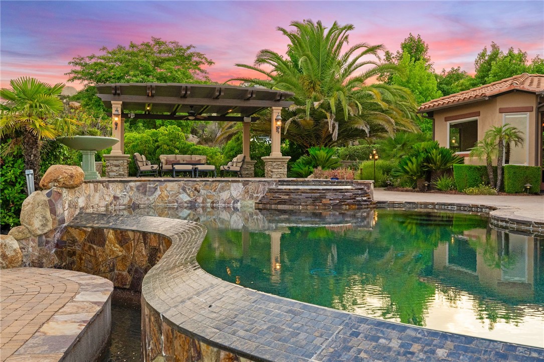 42125 Hacienda Drive