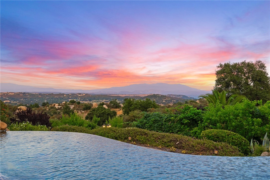 42125 Hacienda Drive