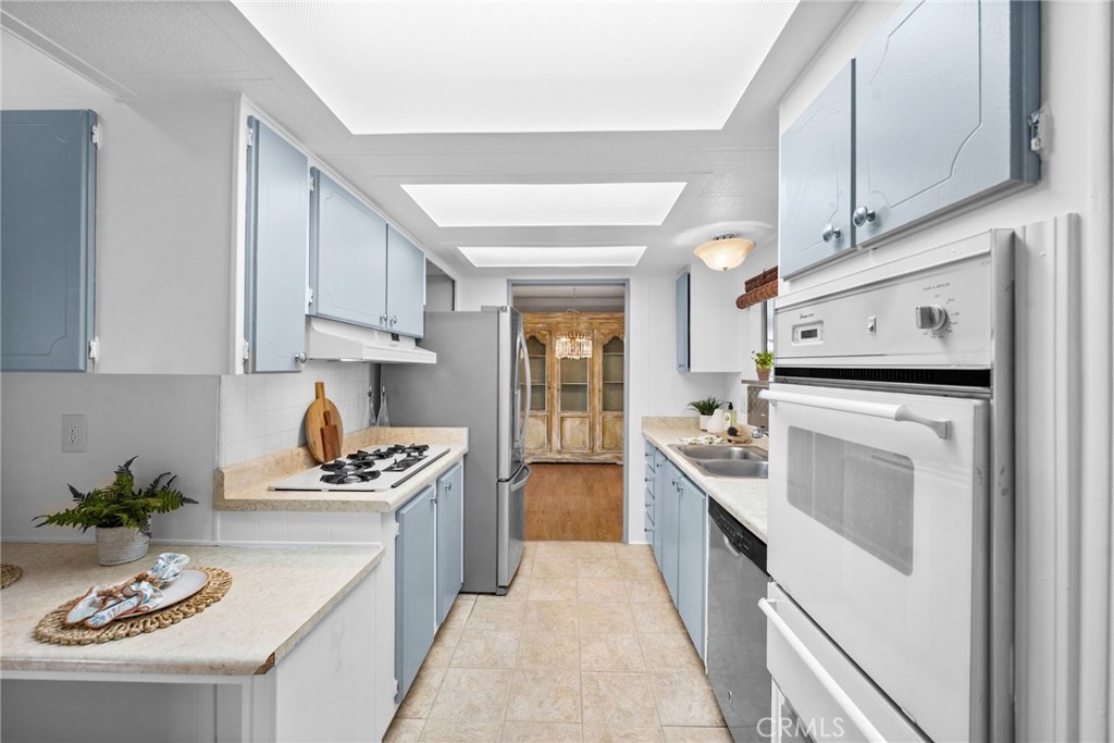 31130 S General Kearny 32