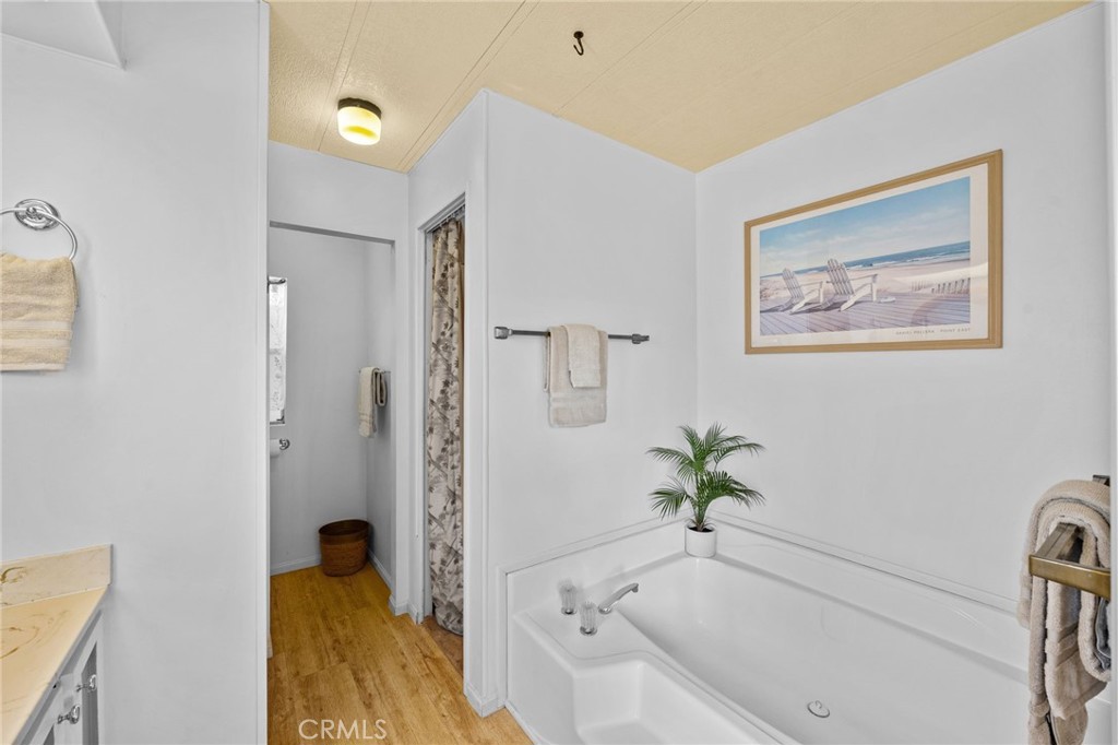 31130 S General Kearny 32