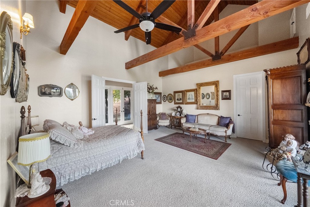 42580 Avenida Escala