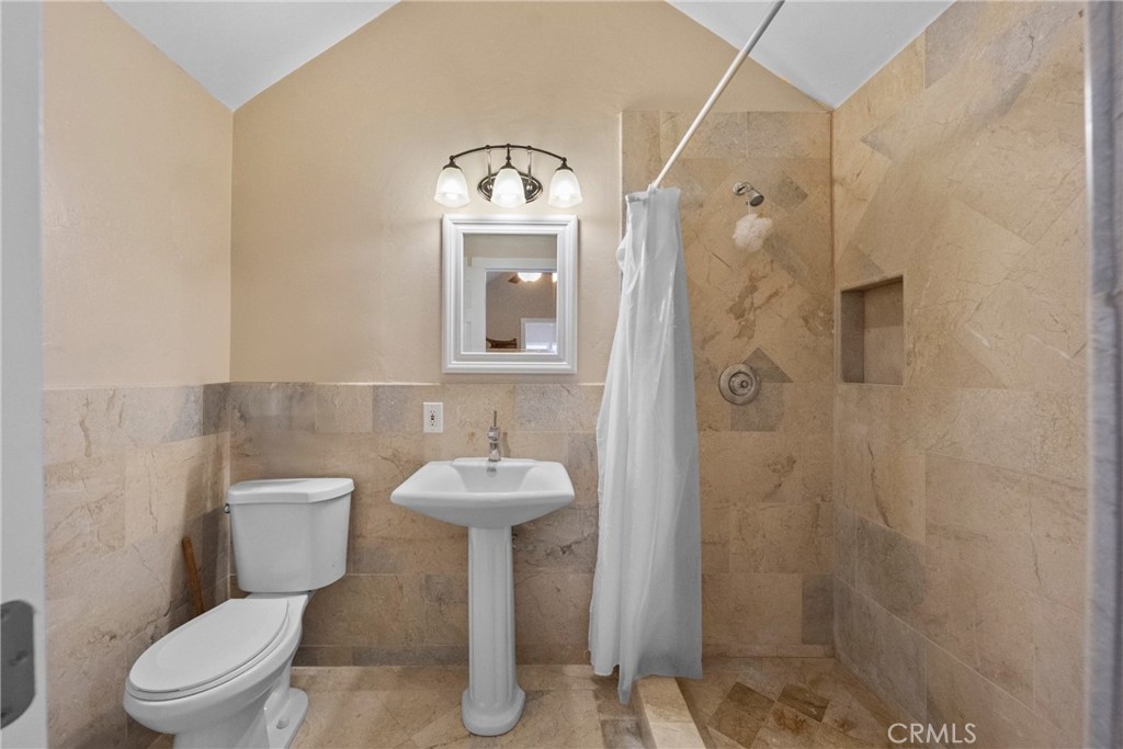 42580 Avenida Escala