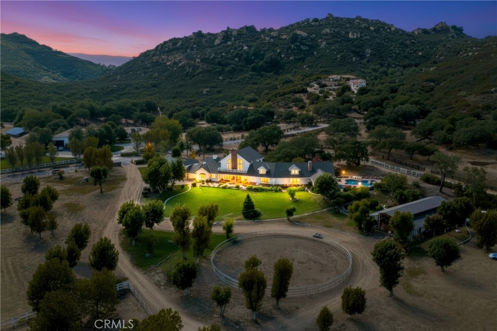 42580 Avenida Escala