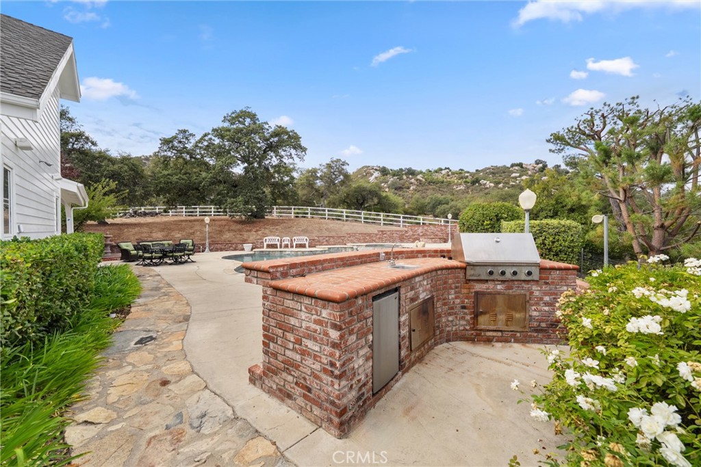 42580 Avenida Escala