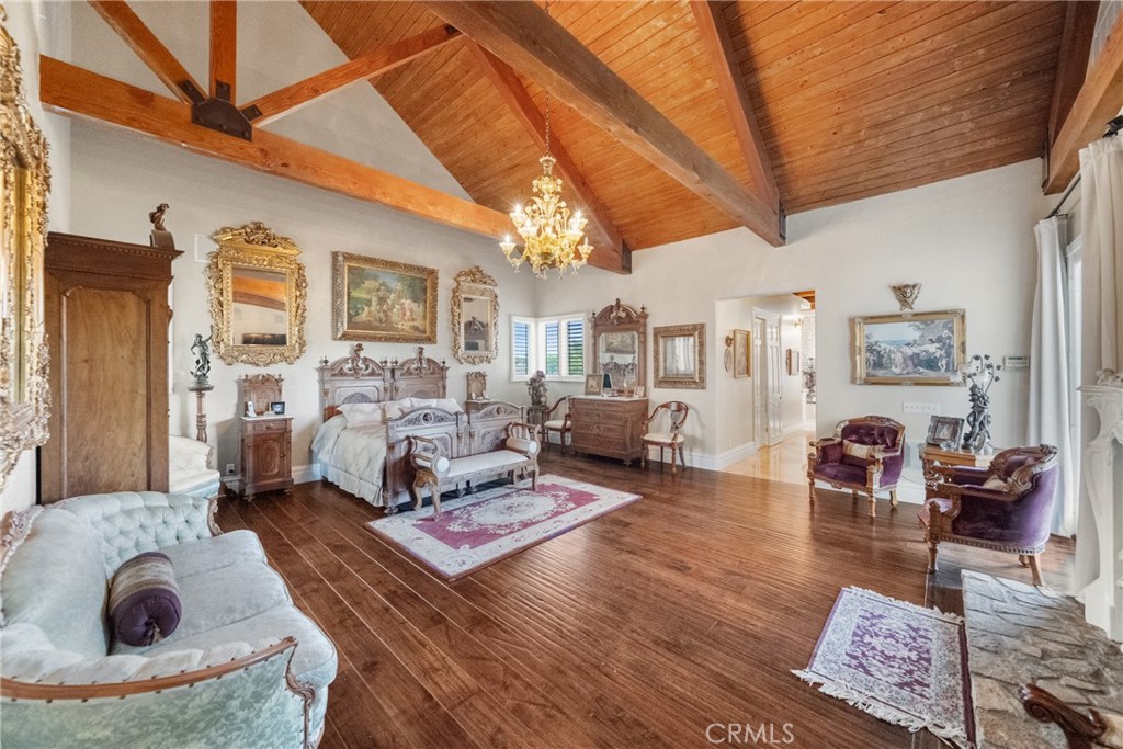 42580 Avenida Escala