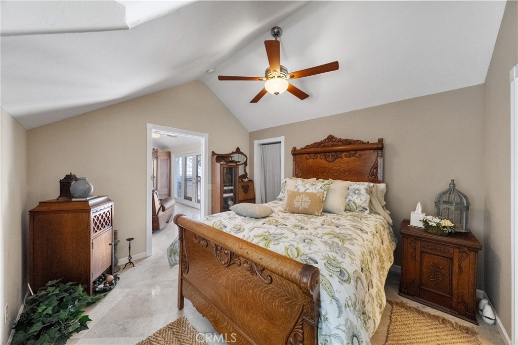 42580 Avenida Escala