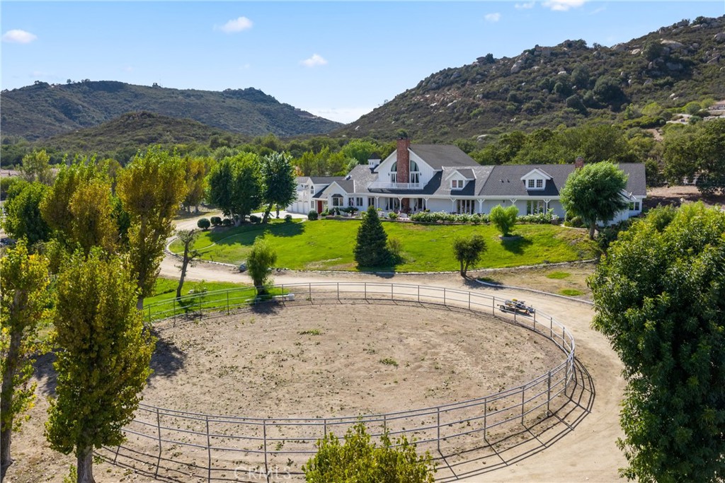 42580 Avenida Escala