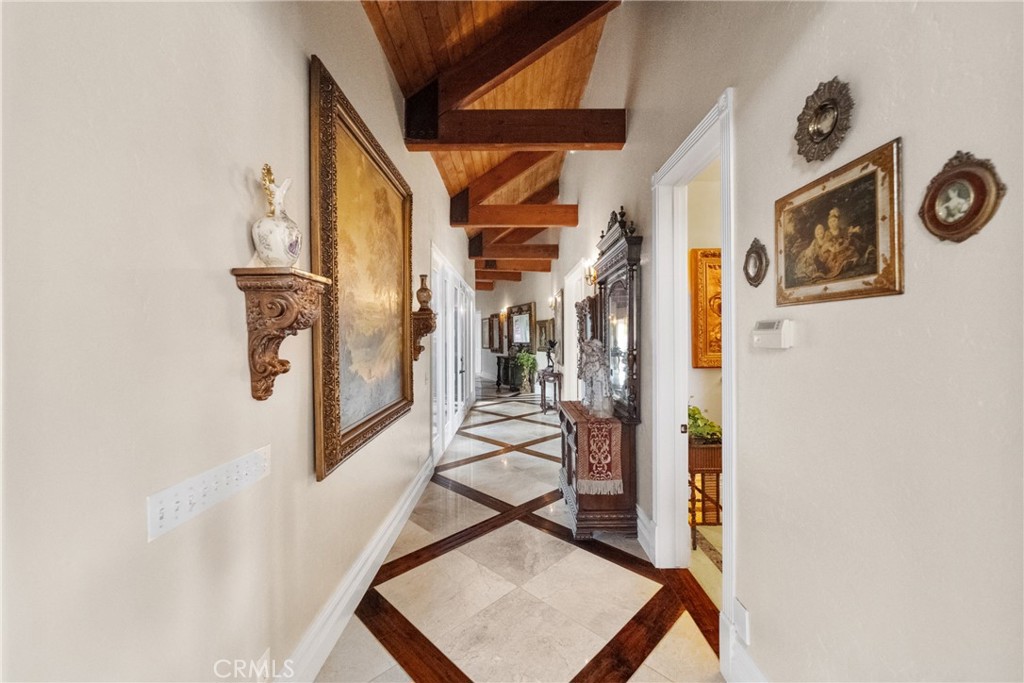 42580 Avenida Escala