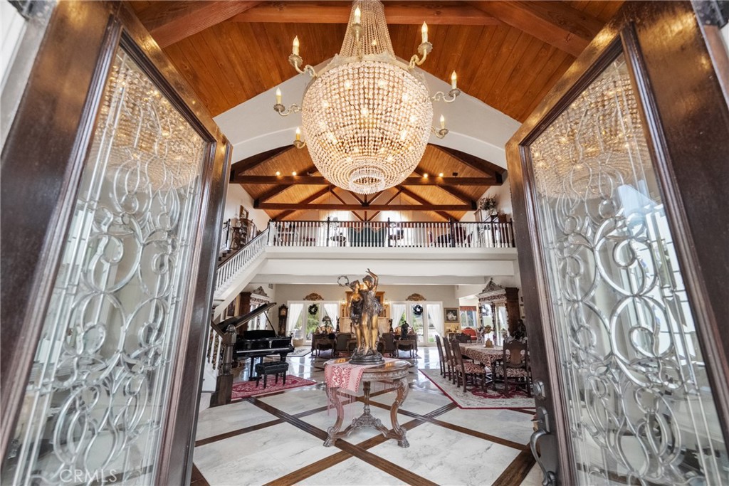 42580 Avenida Escala