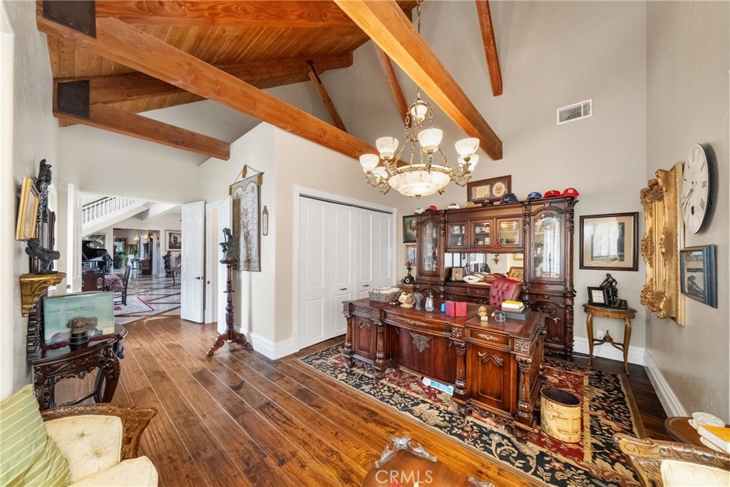 42580 Avenida Escala