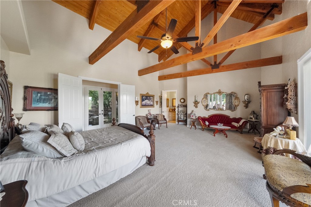 42580 Avenida Escala