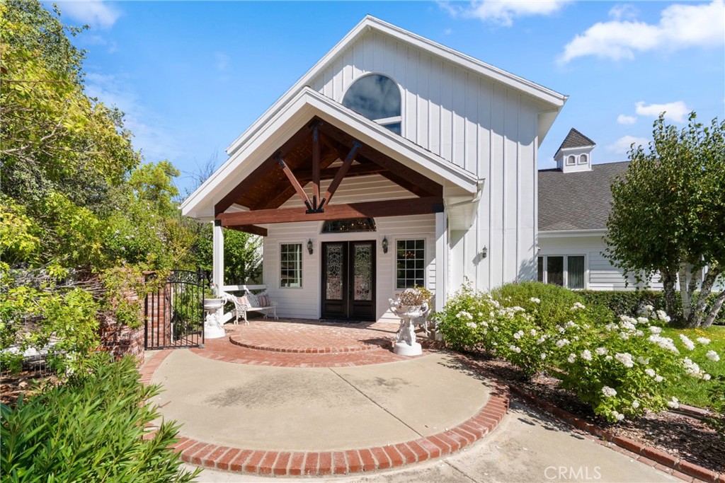 42580 Avenida Escala