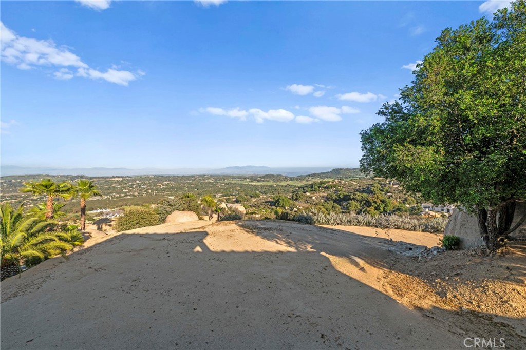 41950 Hacienda Dr