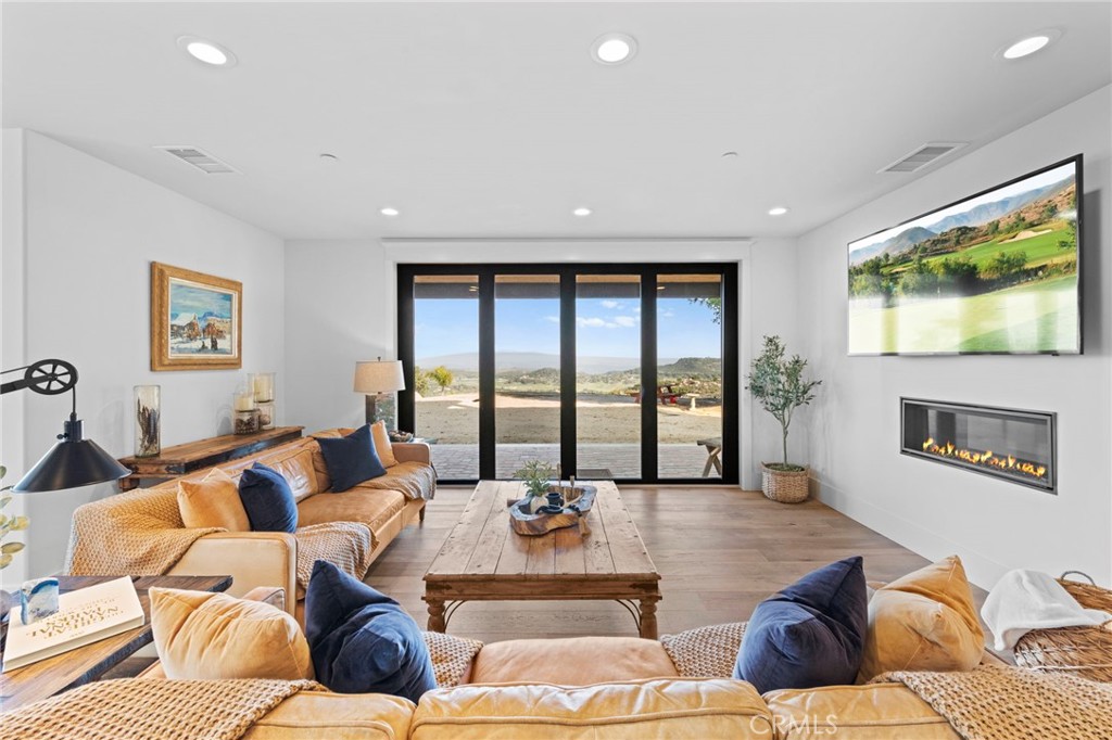 41950 Hacienda Dr