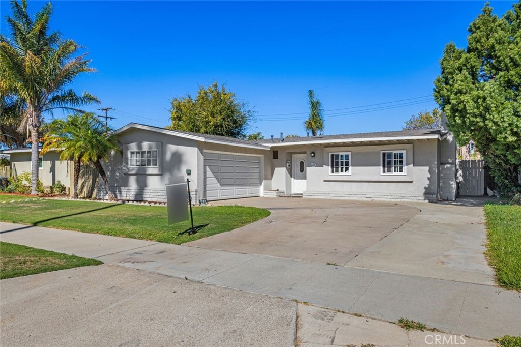 123 E Wilson