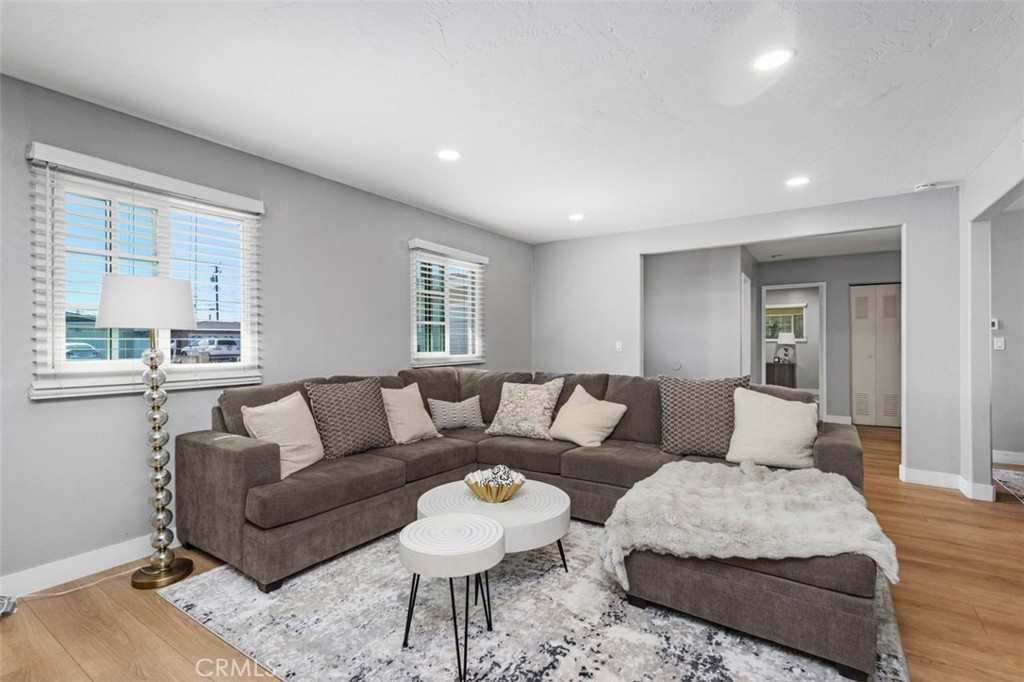 123 E Wilson