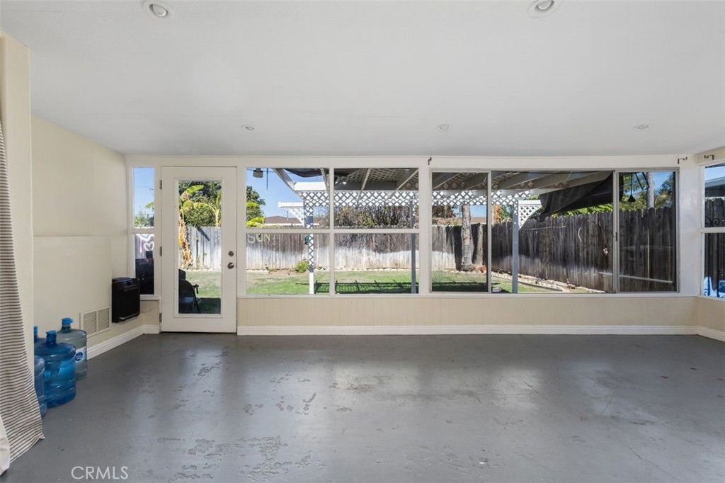 123 E Wilson