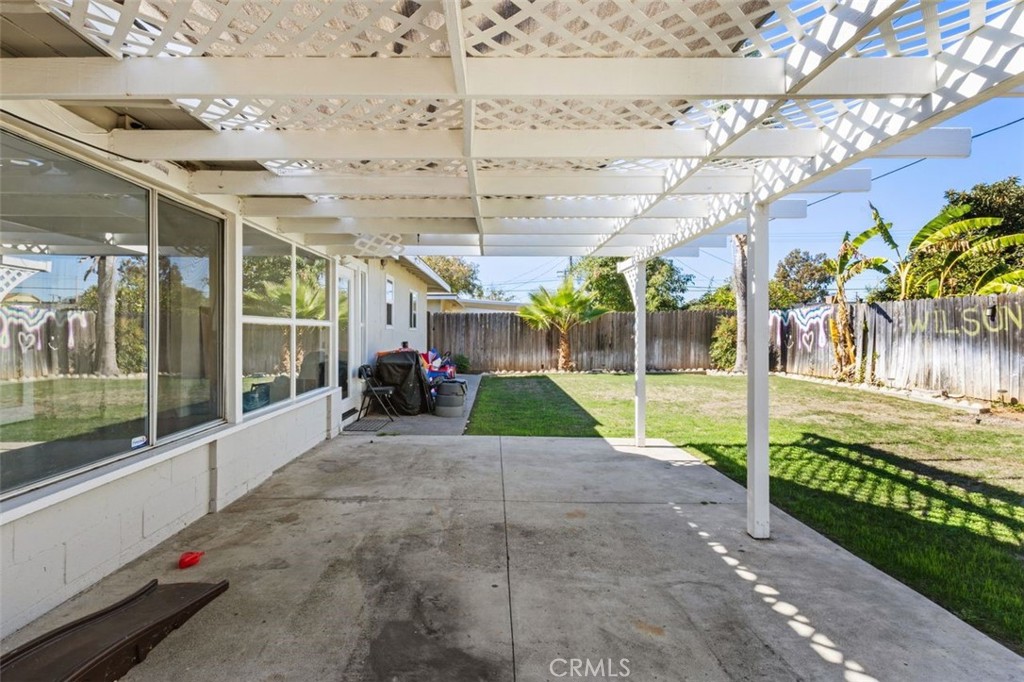 123 E Wilson