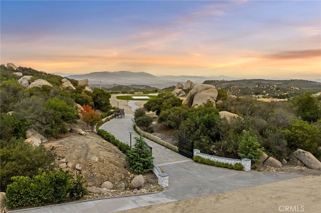 41612 Avenida De Encanto
