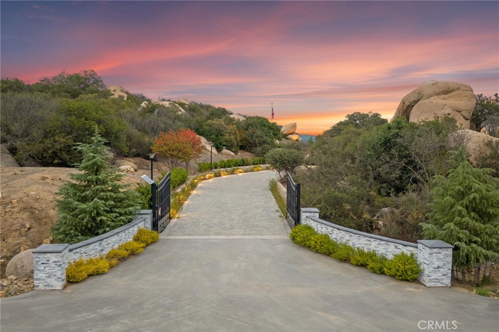 41612 Avenida De Encanto