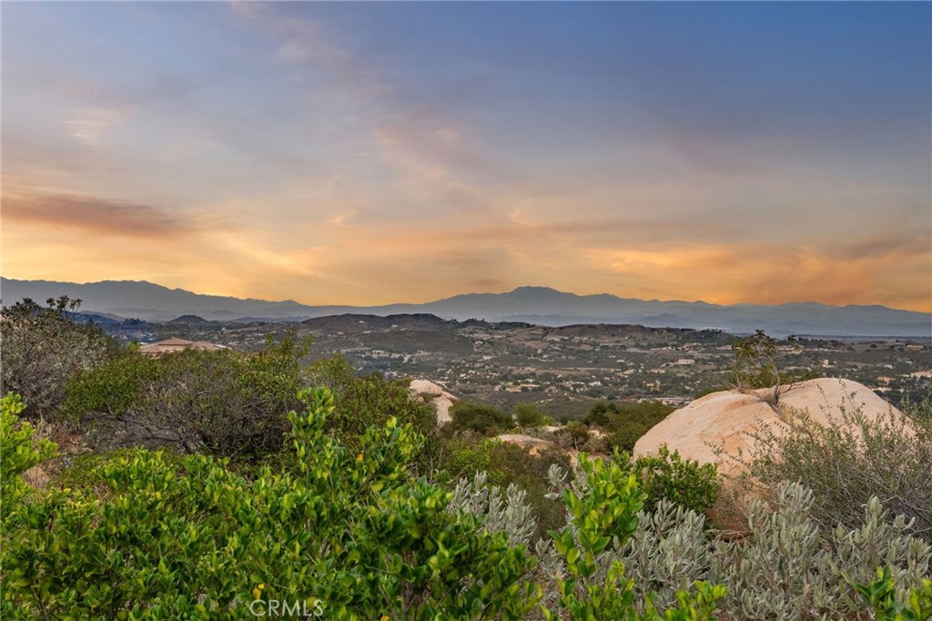 41612 Avenida De Encanto