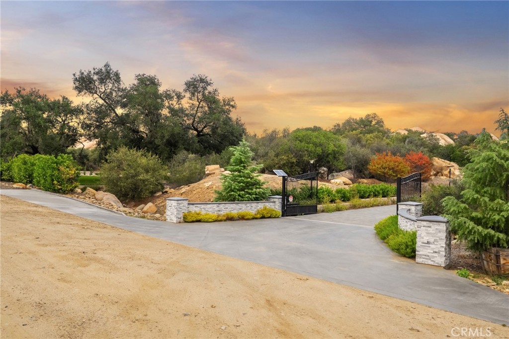 41612 Avenida De Encanto