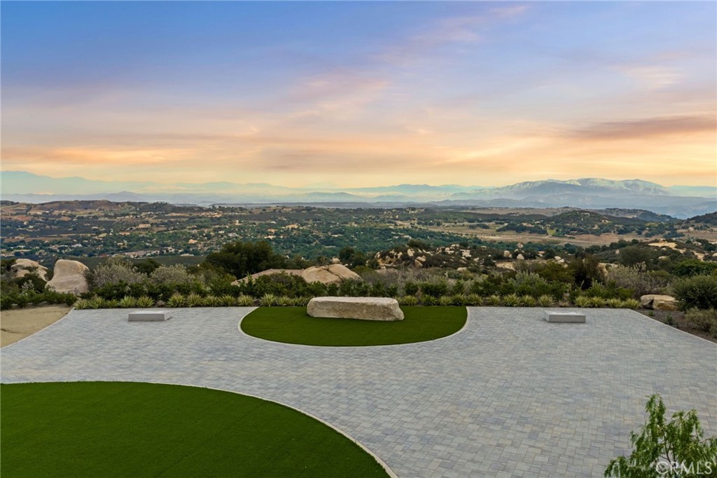 41612 Avenida De Encanto