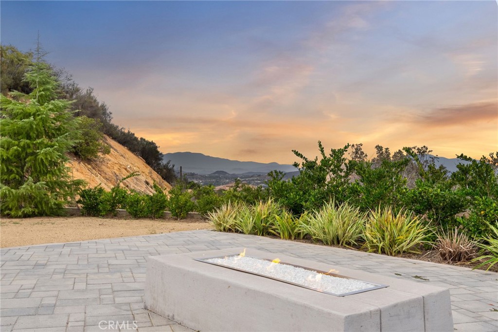 41612 Avenida De Encanto