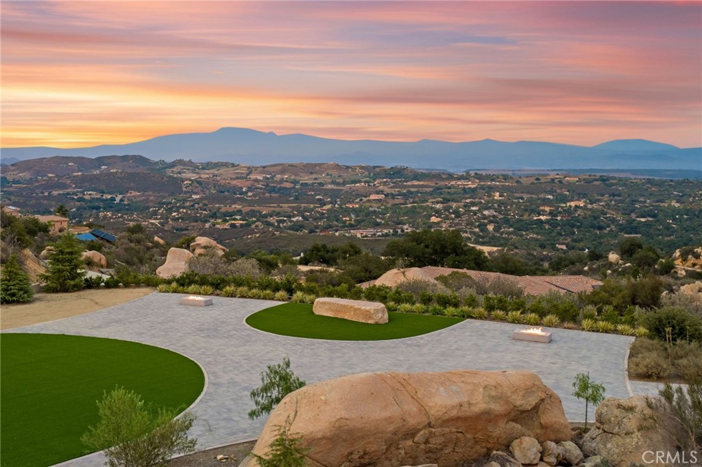 41612 Avenida De Encanto