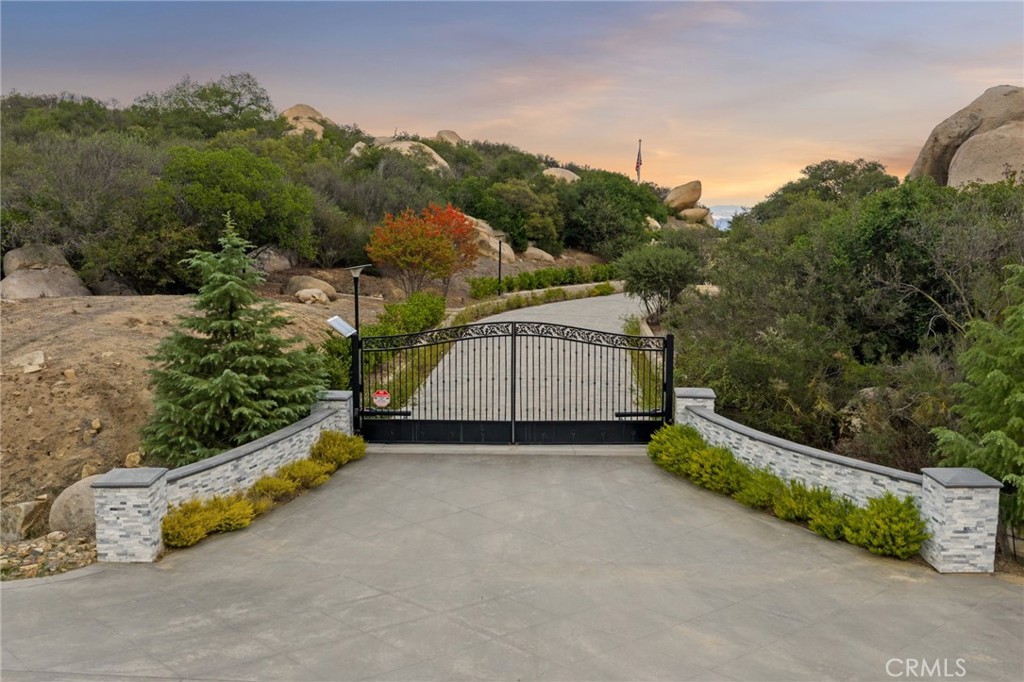 41612 Avenida De Encanto