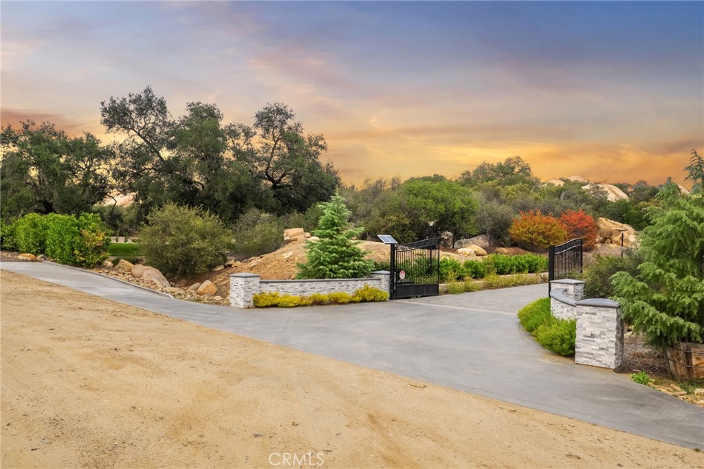 41612 Avenida De Encanto