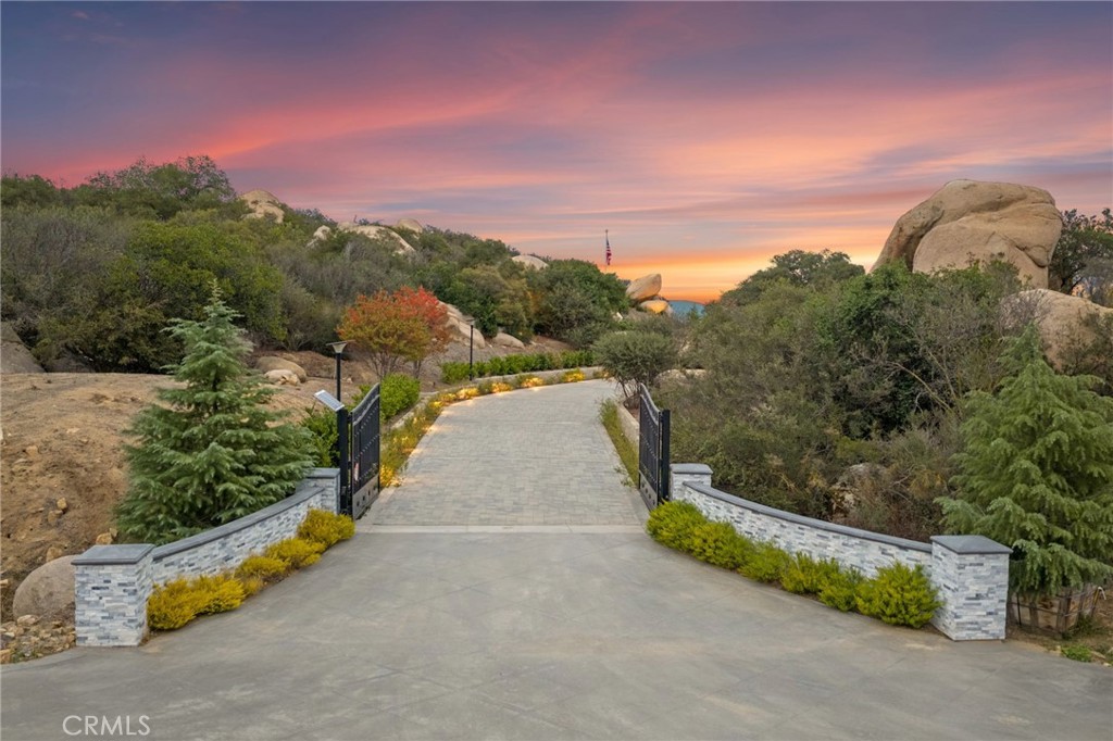 41612 Avenida De Encanto