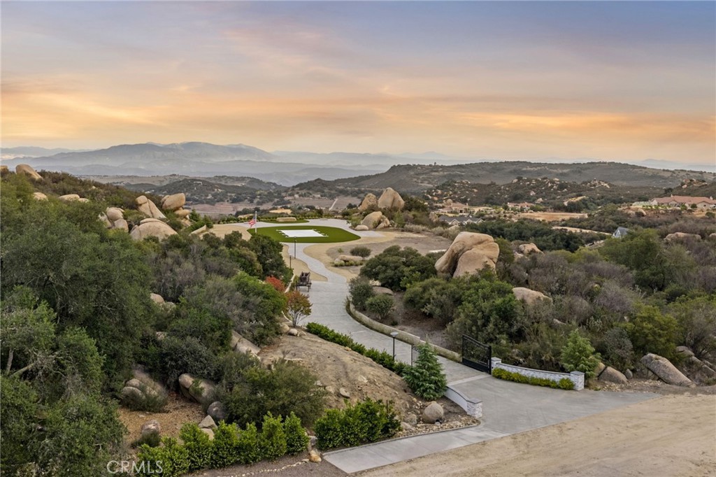 41612 Avenida De Encanto