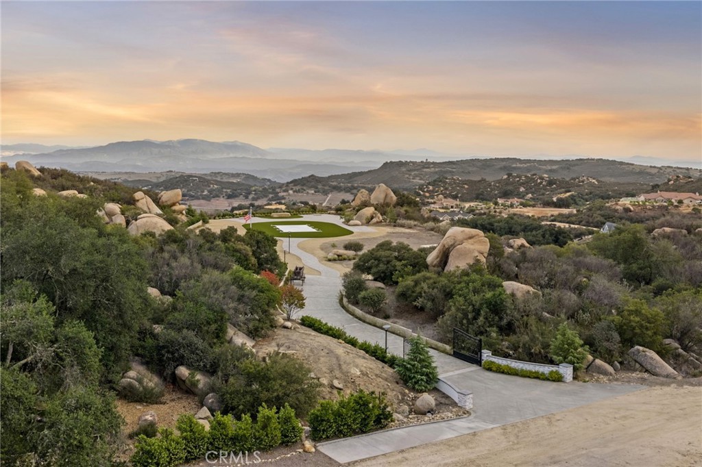 41612 Avenida De Encanto