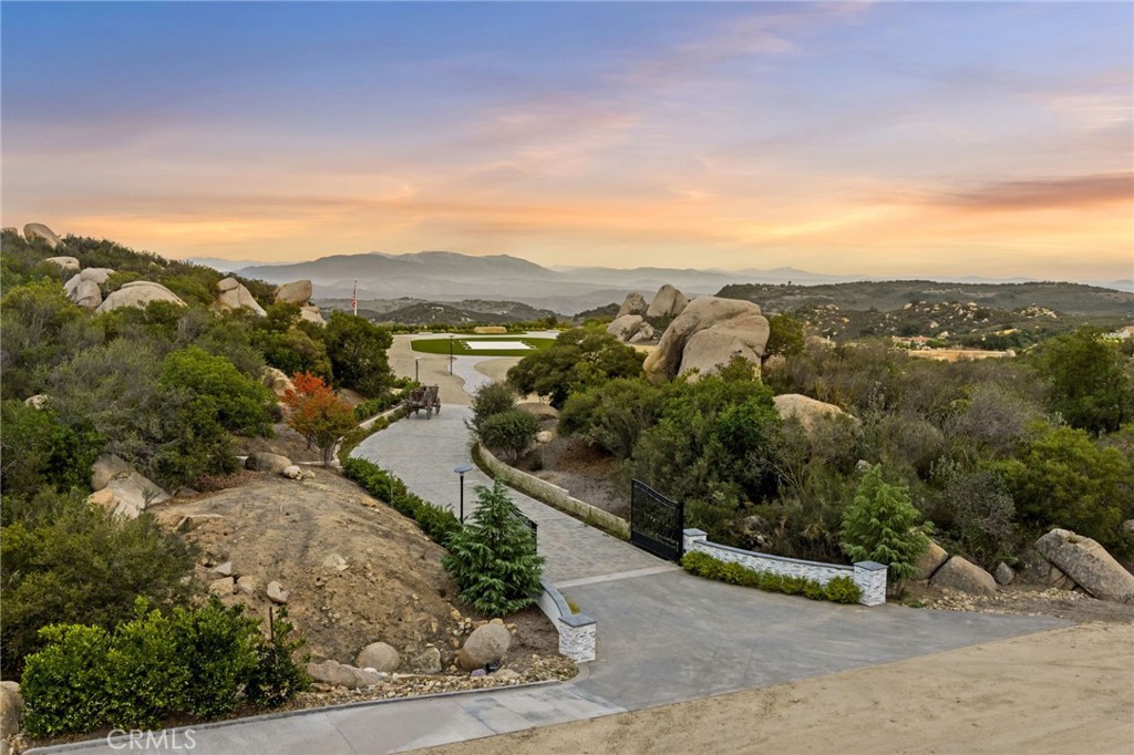 41612 Avenida De Encanto