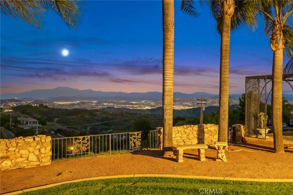 40055 Valle Vista