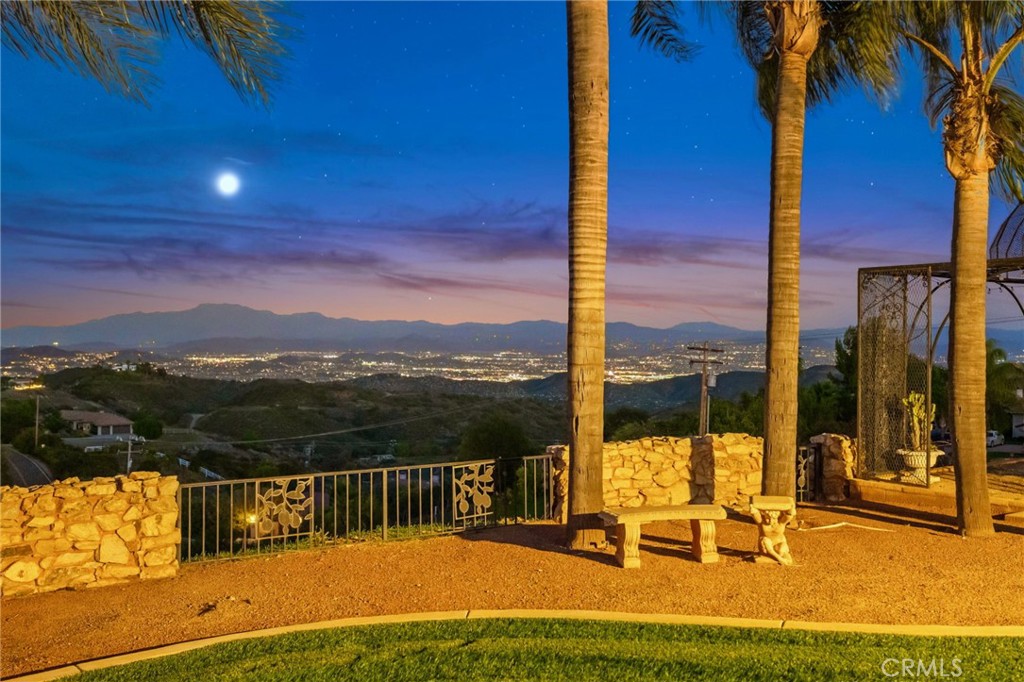 40055 Valle Vista
