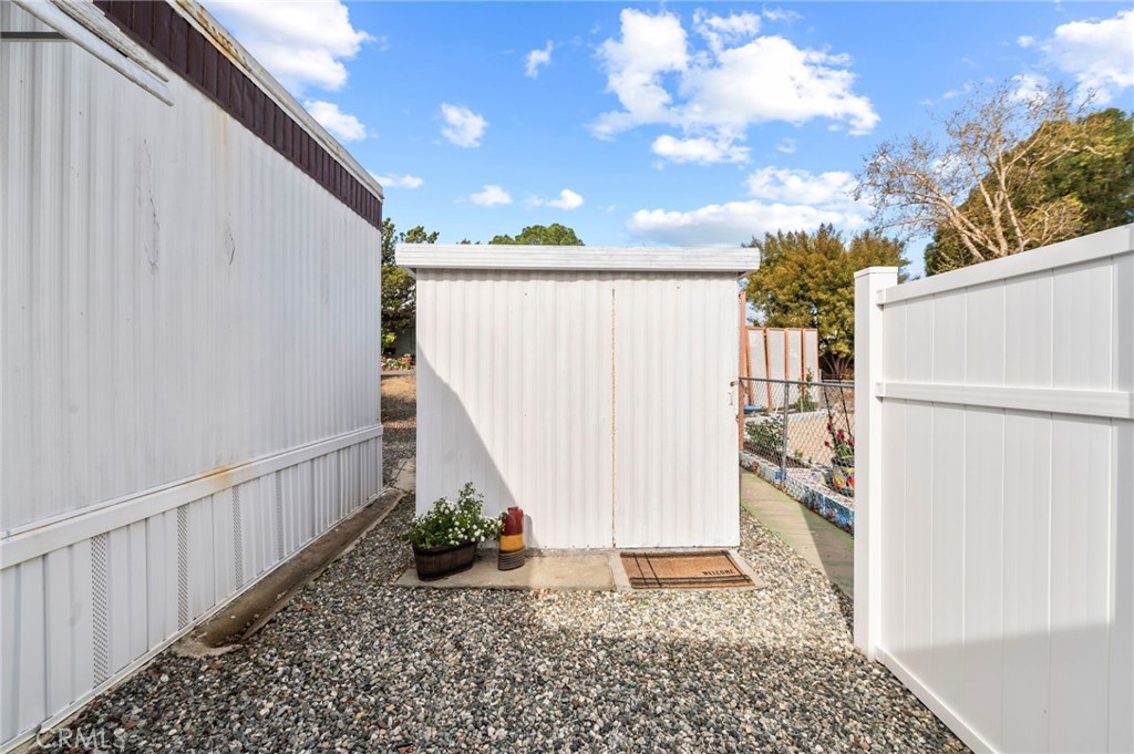 31130 S General Kearny Road 89