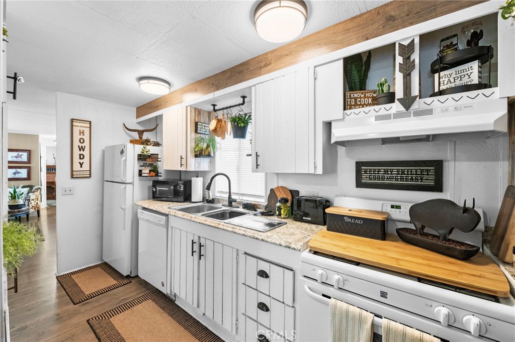 31130 S General Kearny Road 89