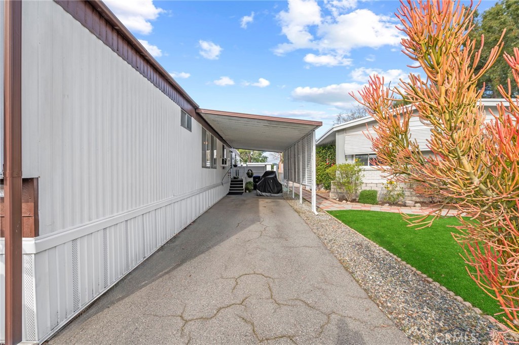 31130 S General Kearny Road 89