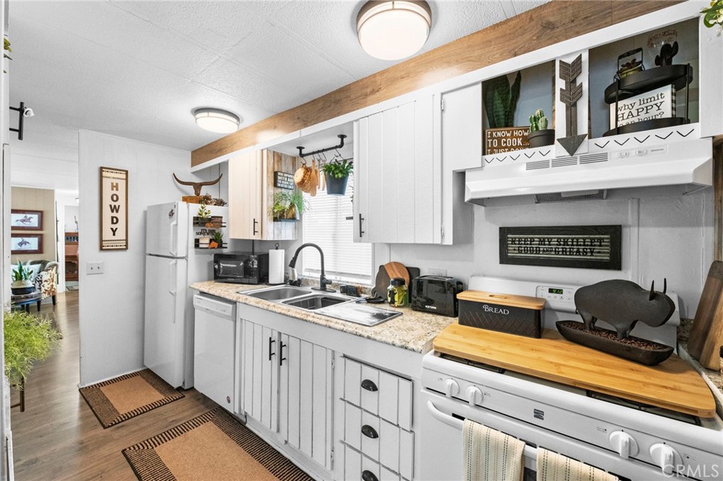 31130 S General Kearny Road 89