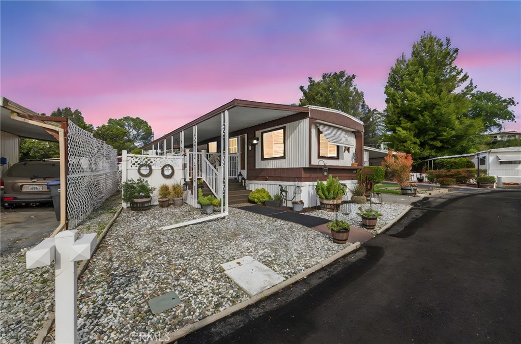 31130 S General Kearny Road 89