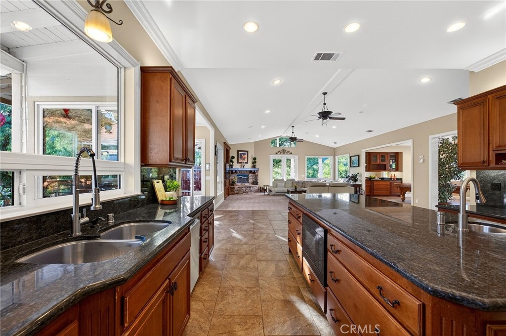 41275 Hacienda Drive